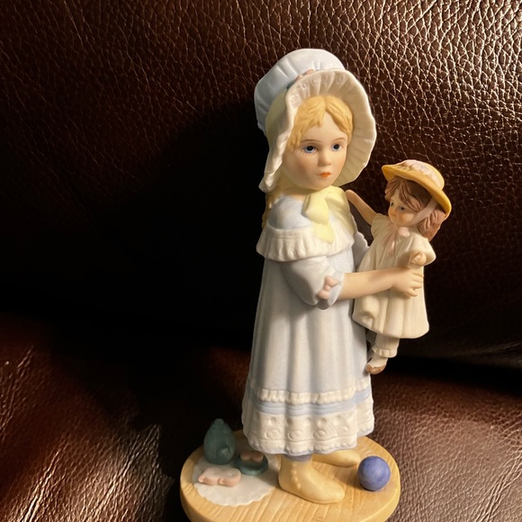 DAN HAGHARA “CIDNEY” FIGURINE with doll  #716/15000 - Picture 6 of 7